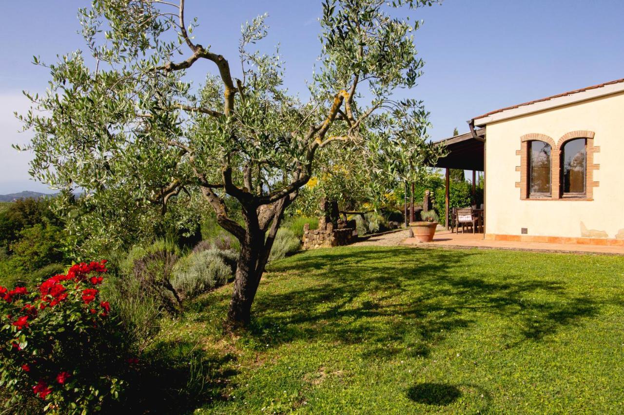 Agriturismo Poggio Pistolese มอนตาโยเน ภายนอก รูปภาพ