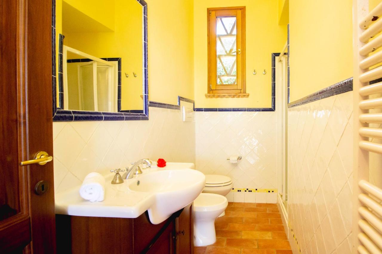 Agriturismo Poggio Pistolese มอนตาโยเน ภายนอก รูปภาพ