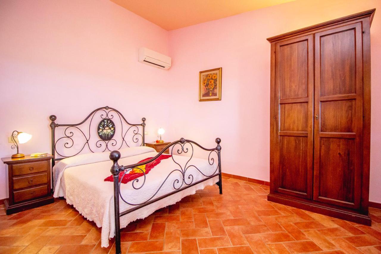 Agriturismo Poggio Pistolese มอนตาโยเน ภายนอก รูปภาพ