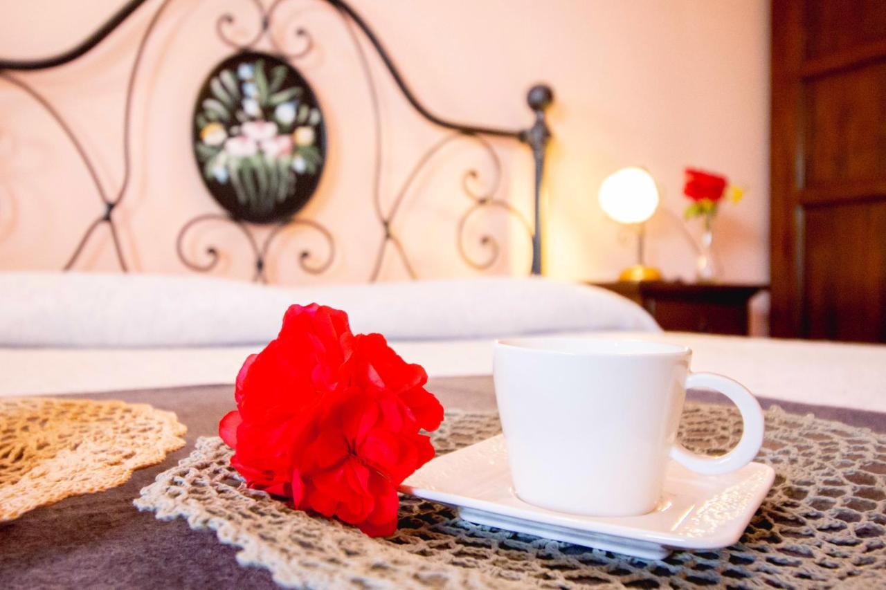 Agriturismo Poggio Pistolese มอนตาโยเน ภายนอก รูปภาพ