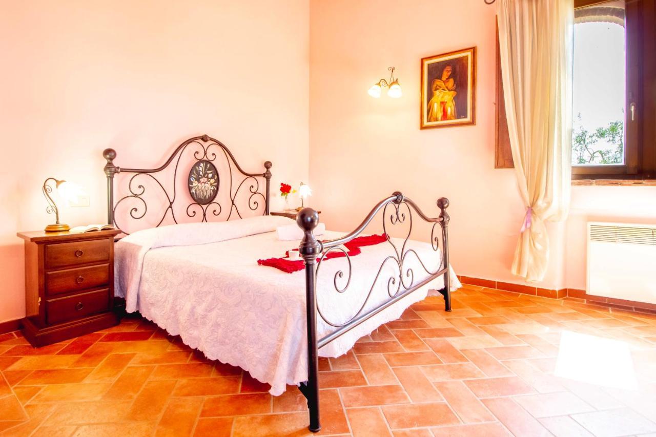 Agriturismo Poggio Pistolese มอนตาโยเน ภายนอก รูปภาพ