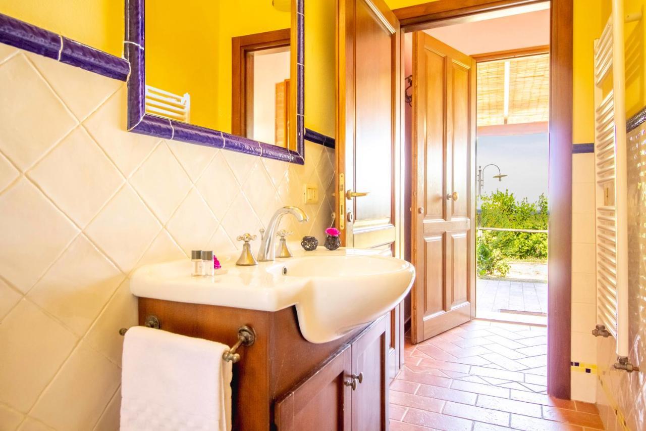 Agriturismo Poggio Pistolese มอนตาโยเน ภายนอก รูปภาพ
