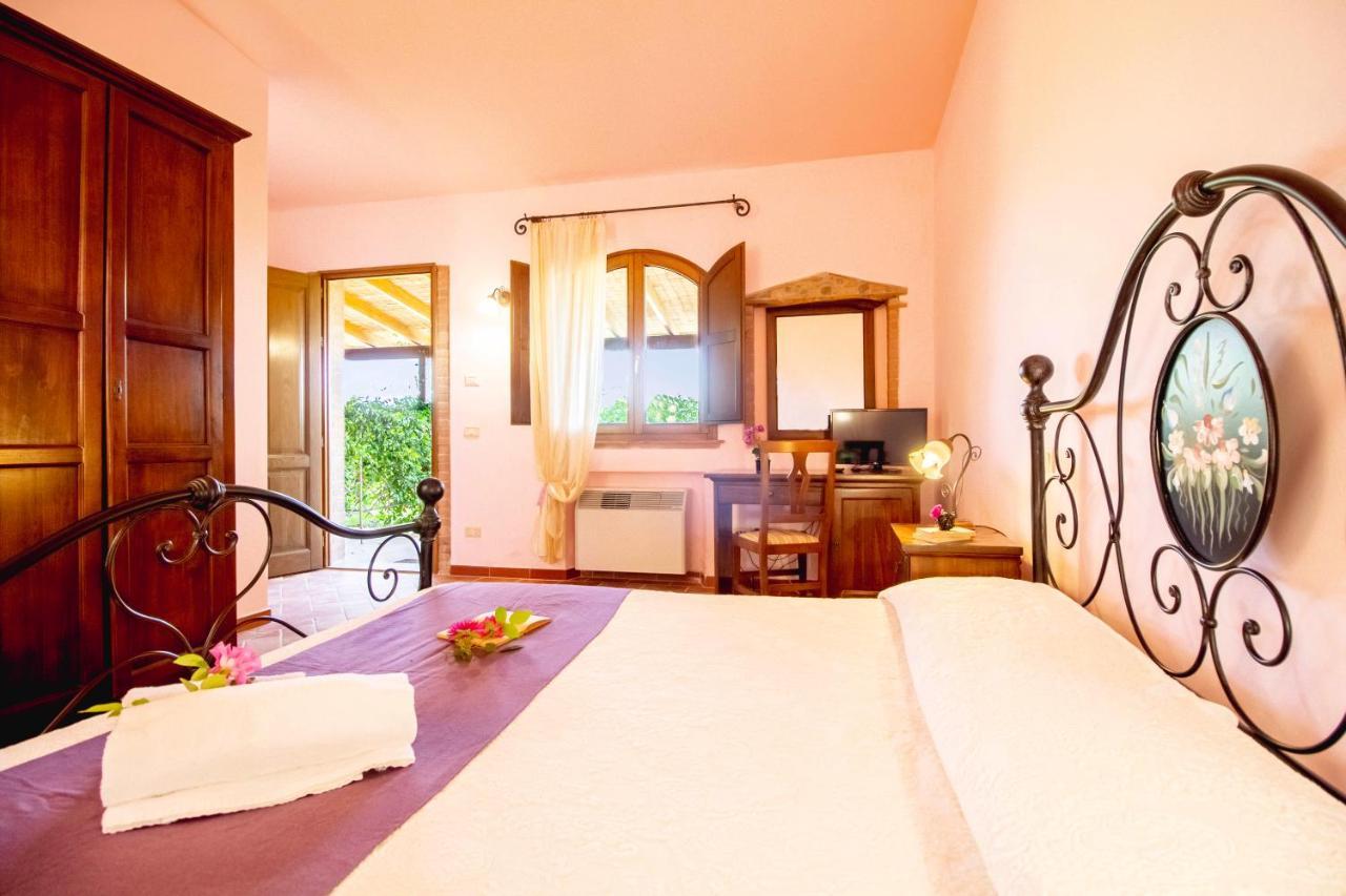 Agriturismo Poggio Pistolese มอนตาโยเน ภายนอก รูปภาพ