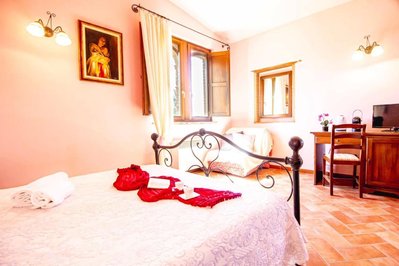 Agriturismo Poggio Pistolese มอนตาโยเน ภายนอก รูปภาพ
